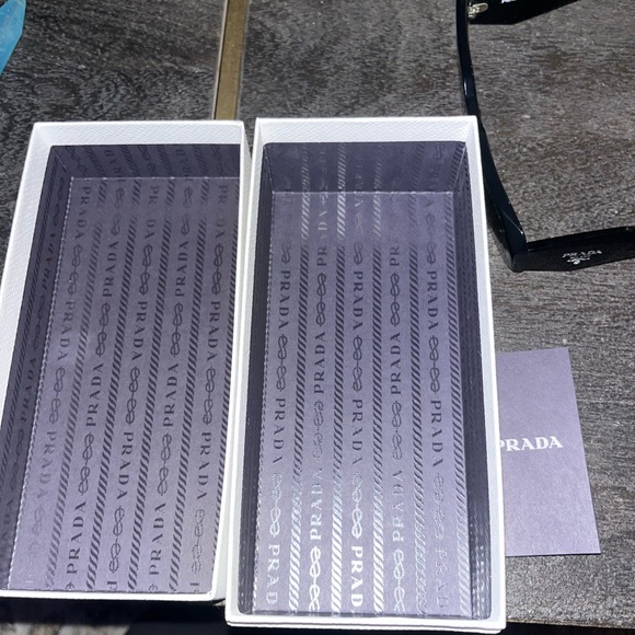 Prada sunglasses - Picture 10 of 12